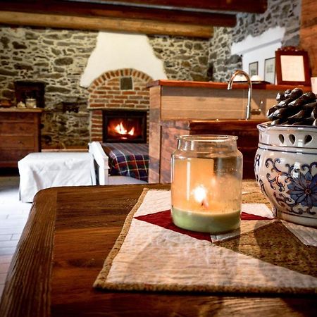 Chalet In Pietra E Legno Con Caminetto Inverso Pinasca Eksteriør billede