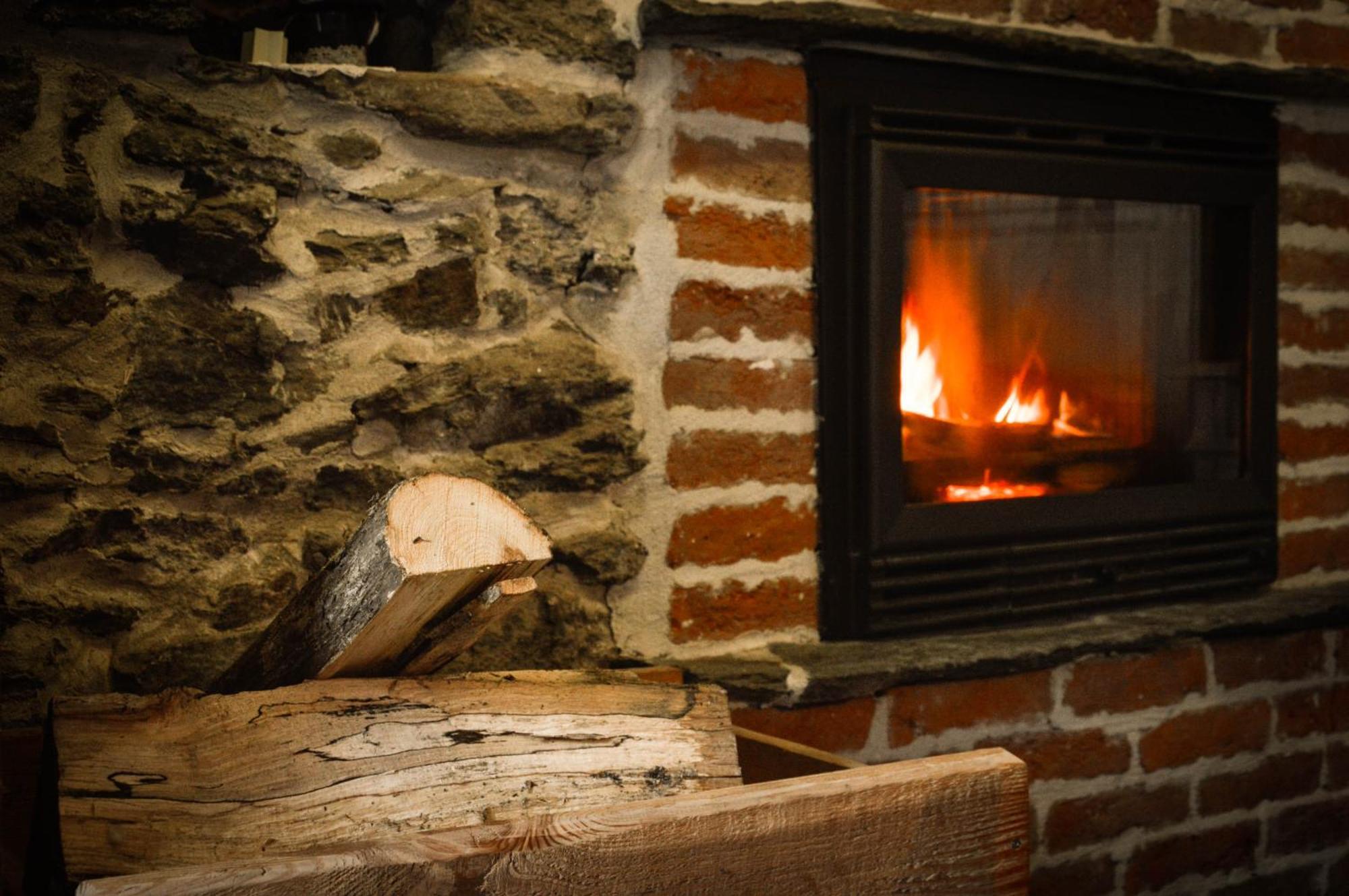 Chalet In Pietra E Legno Con Caminetto Inverso Pinasca Eksteriør billede