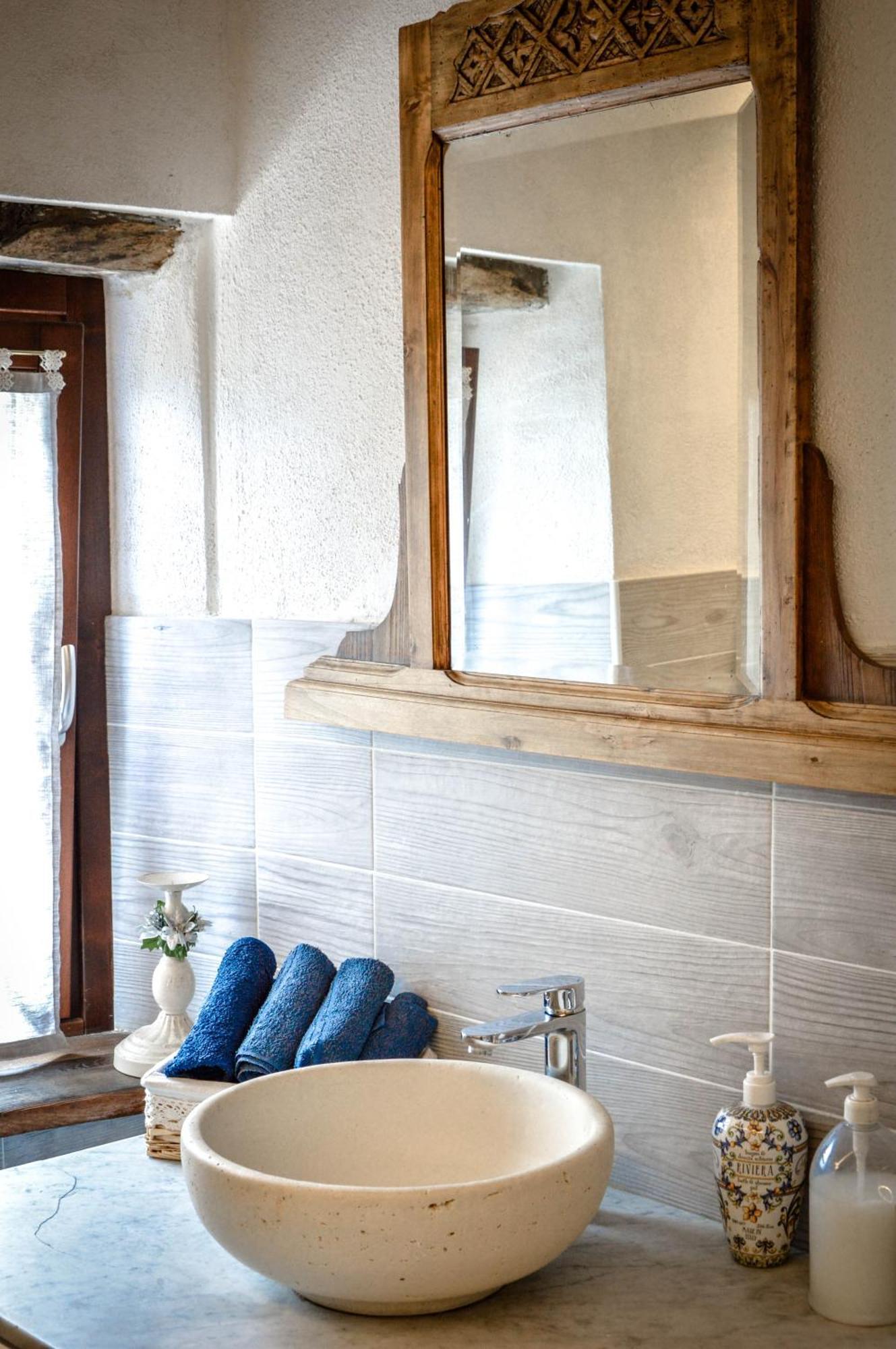 Chalet In Pietra E Legno Con Caminetto Inverso Pinasca Eksteriør billede