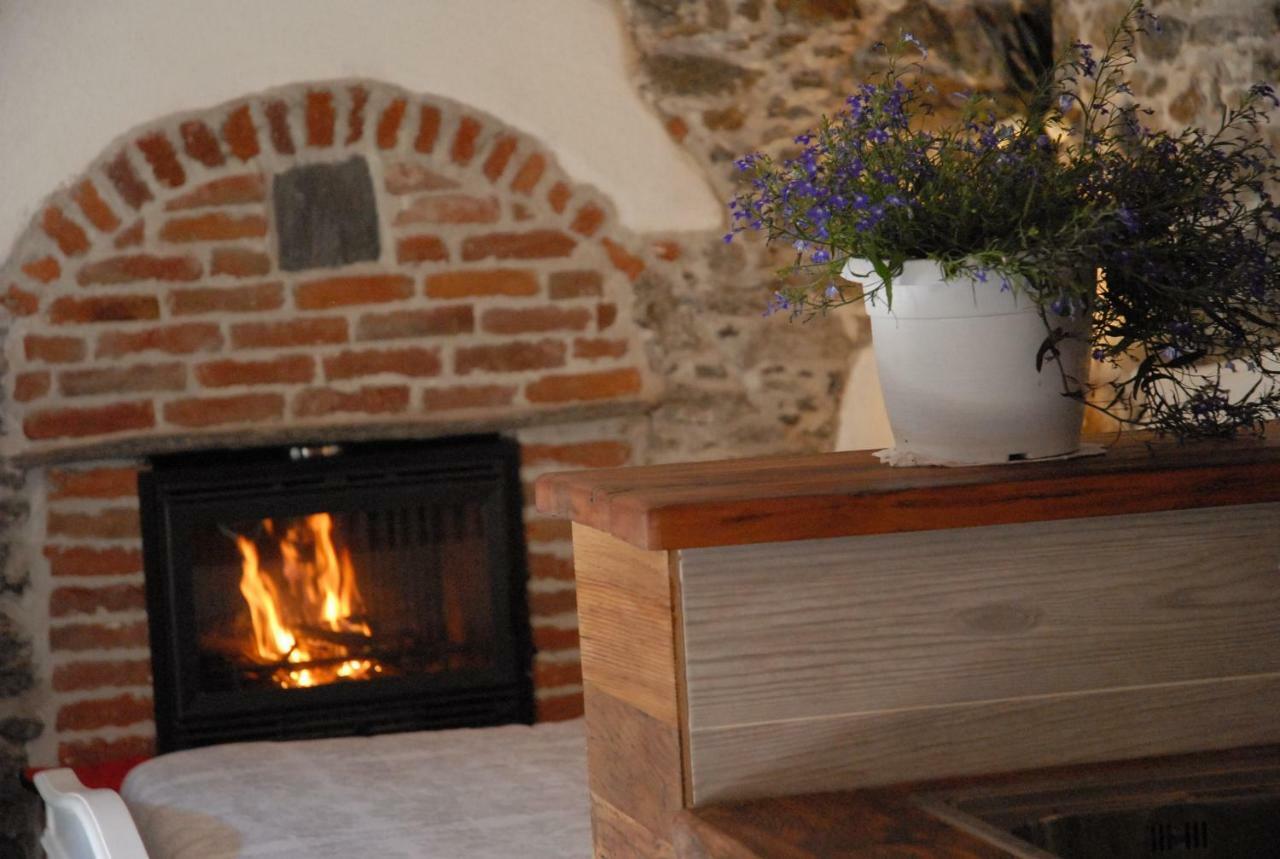 Chalet In Pietra E Legno Con Caminetto Inverso Pinasca Eksteriør billede